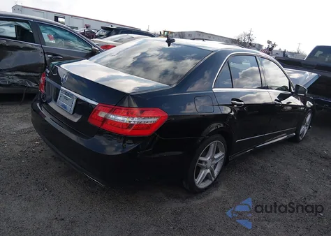 2011 Mercedes-Benz E 350 z USA, uszkodzony, nr VIN WDDHF5GB9BA422146